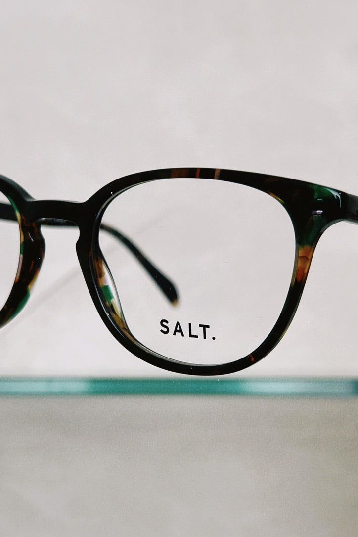 SALT. Tiffany in Tropical Flowers