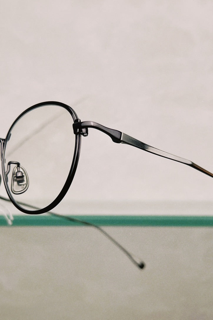 Taylor with Respect - hoop in Shining Grey