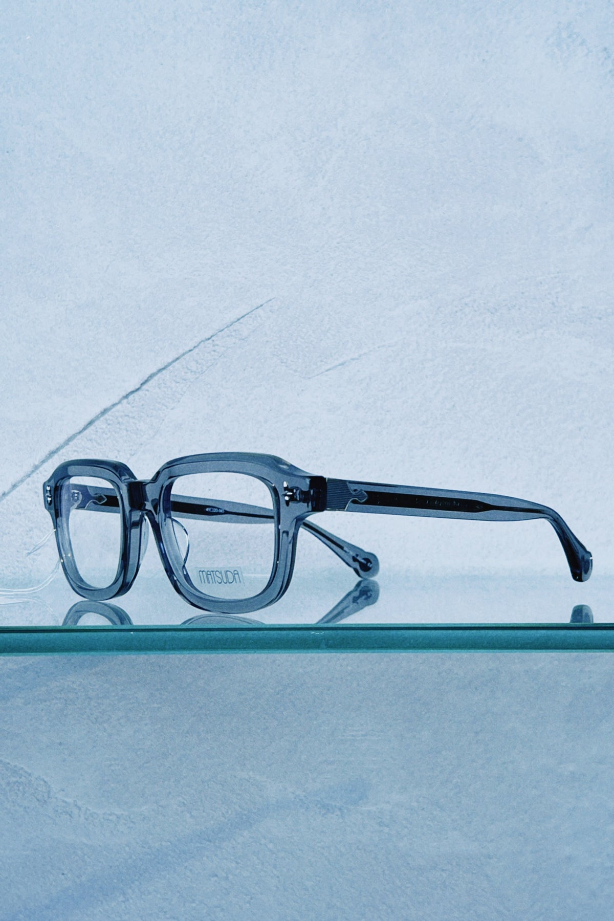 MATSUDA M1044 in Grey Crystal