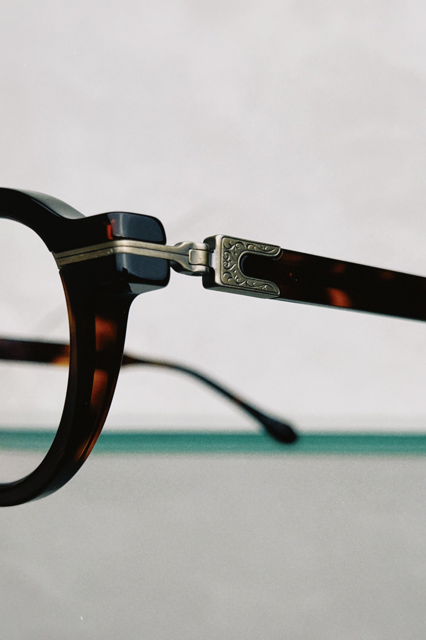 MATSUDA M2050 in Dark Tortoise - Antique Gold