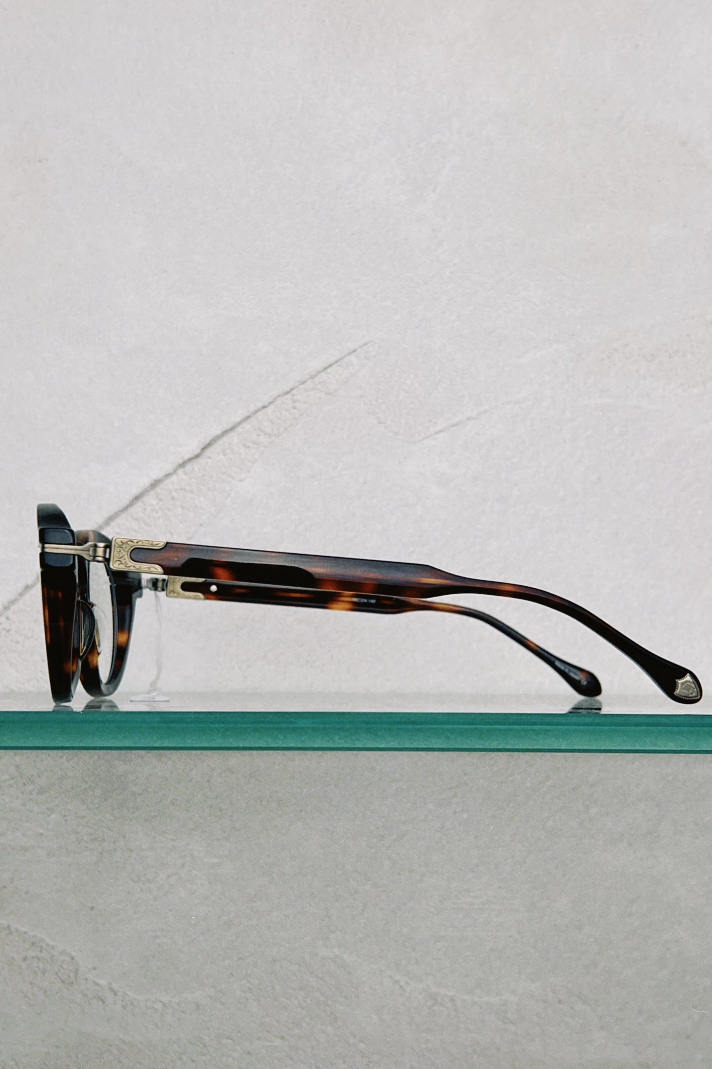 MATSUDA M2050 in Dark Tortoise - Antique Gold