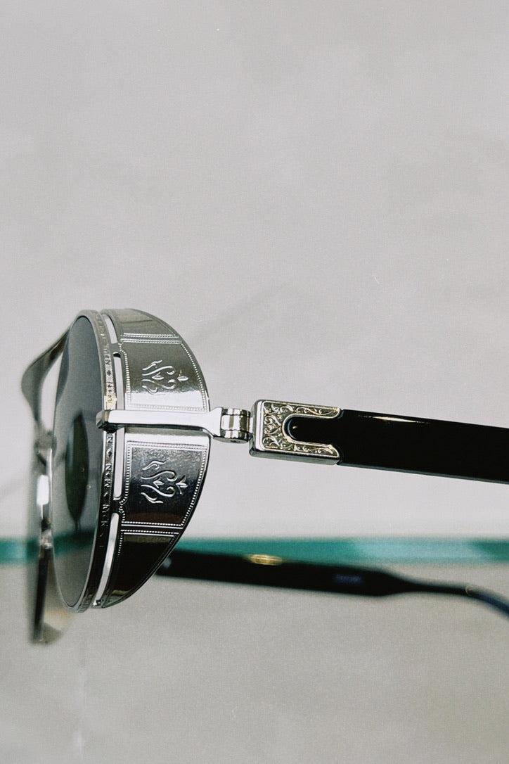 M3128 in Palladium White / Black & Grey Gradient Lenses